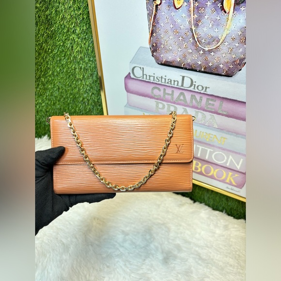 ❤️ Louis Vuitton Epi Wallet On Chain A507U0 - Picture 1 of 14